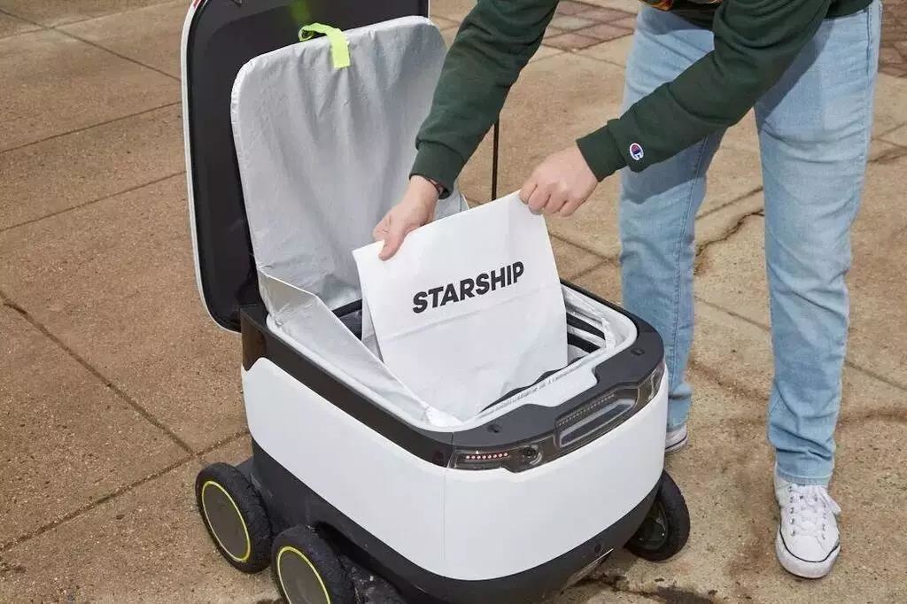 Starship Technologies的机器人成为大学生的“外卖小哥”